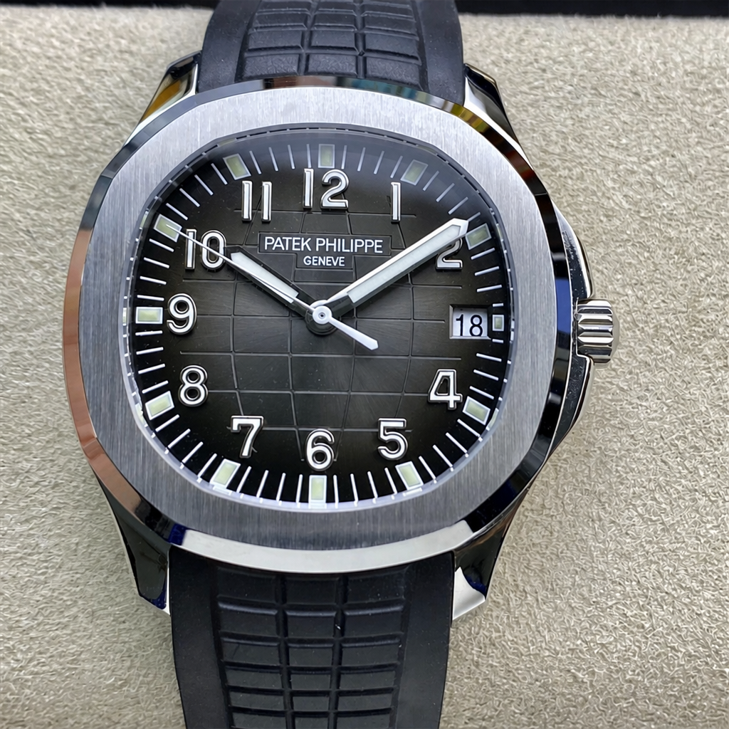 Aquanaut 5167 40mm Black Dial Black Rubber Strap 3KF A330SC